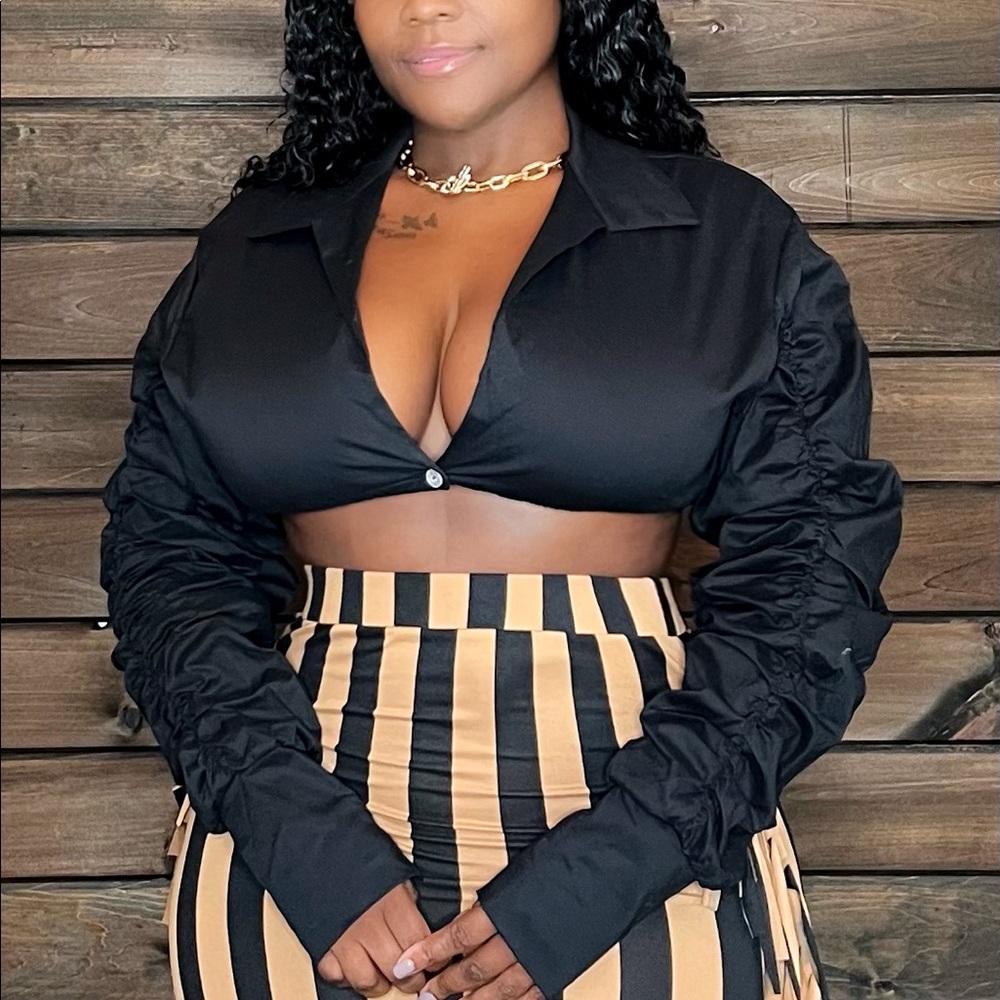 LONG RUCHING SLEEVE CROP TOP